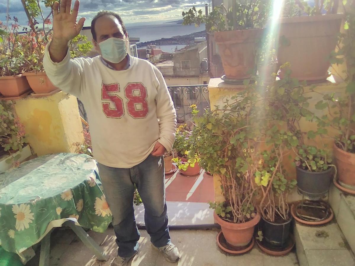 Room In Guest Room - Single Room With Shared Bathroom Taormina Esterno foto